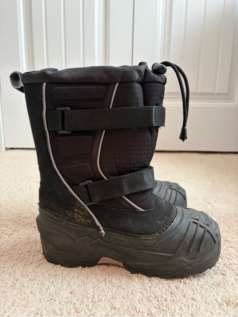 Baffin Young Eiger Youth Size 4 Winter Snow Boots Insulated Black Snowmobiling